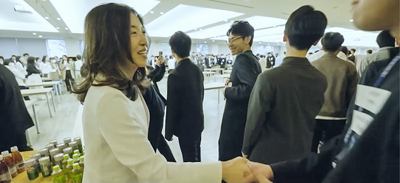 Chief Human Resources Officer Utae Nakanishi Greeting Employees