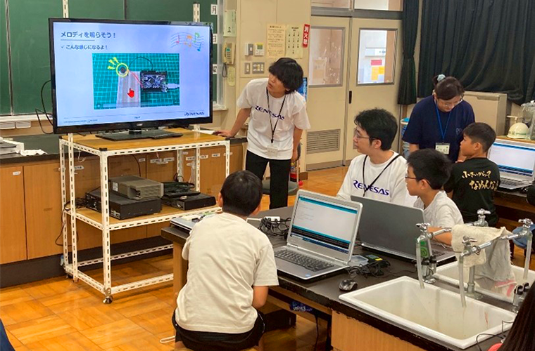 小学生向けプログラミング教育の実施 小学生向けプログラミング教育の実施