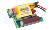 EBC10296評価ボードの内部電源基板には、AC-DC変換と電源制御に用いられるトランス、コンデンサ、インダクタ、ヒューズ、およびUSB出力ポートが搭載されています。