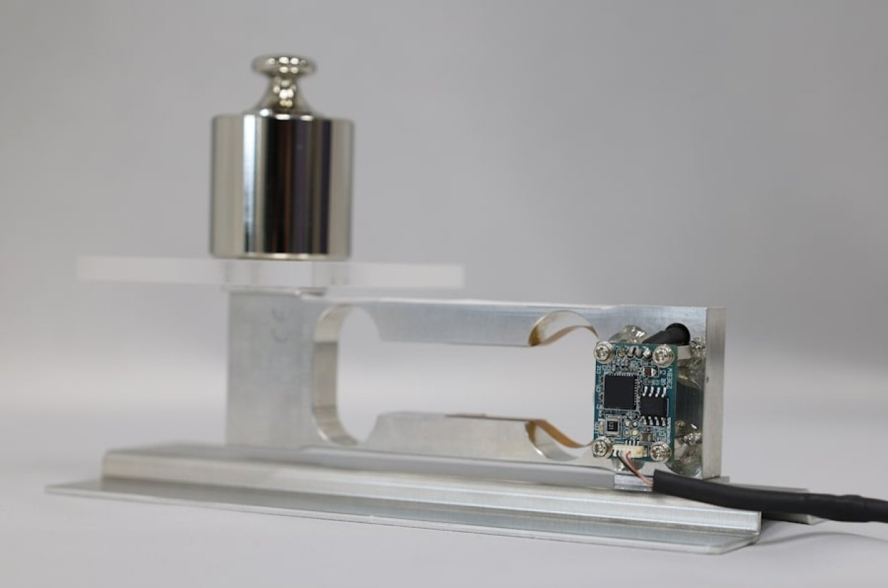 RX23E-B Digital Load Cell Tiny Board Reference Design - Load Cell and Board